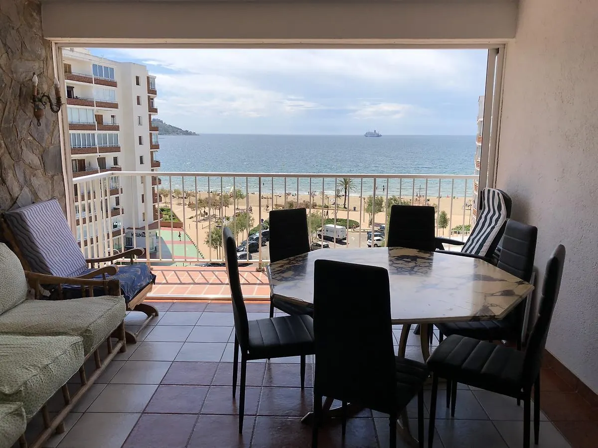 J&V Sol I Mar 17 Apartment Roses Spain